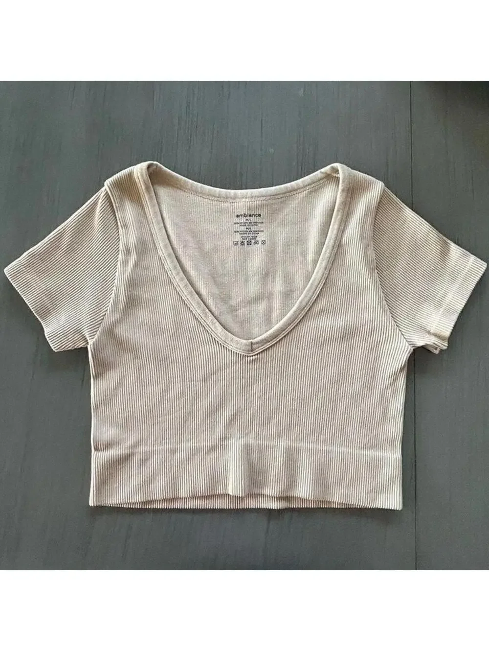 Ambiance Apparel Cream Ribbed Crop Top M/L V-Neck Baby Tee Twee Coquette
